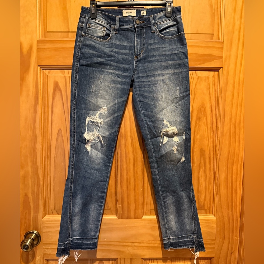 Miss Me Ladies Destroyed Cropped Denim Size 26